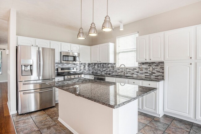 Foto del edificio - Beautiful 4 Bedroom Bellevue Home