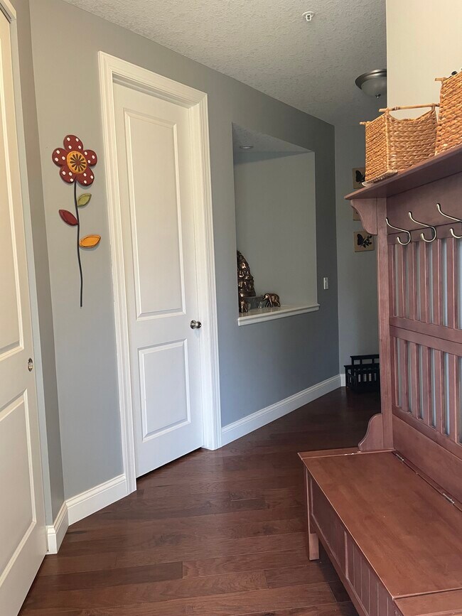 Foto del edificio - 8401 Larch Ln N