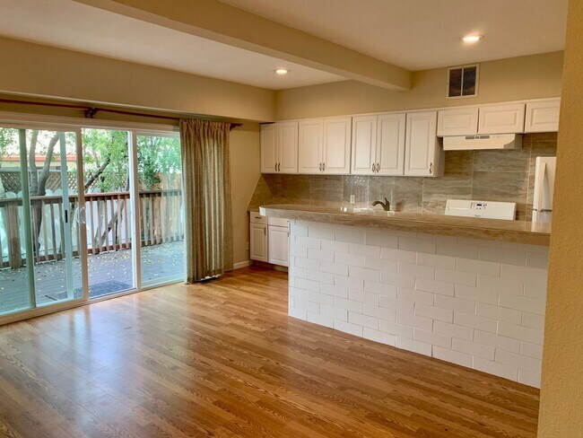 Building Photo - 199 San Bernabe