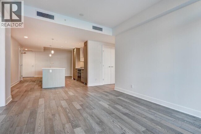 Photo du bâtiment - 677 W 41st Ave