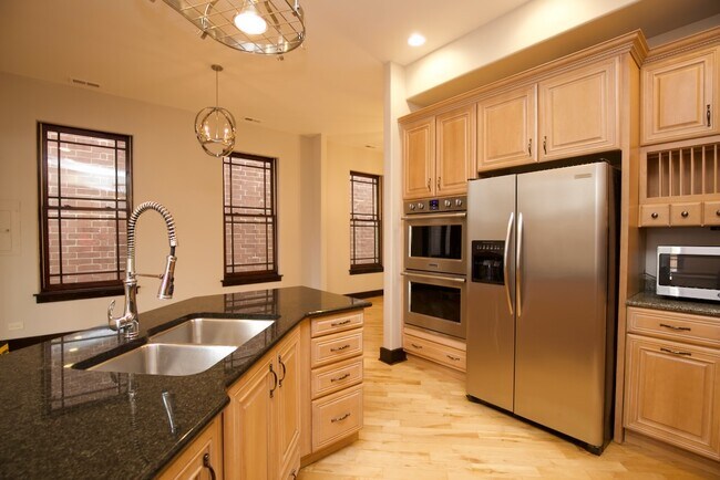 Foto del edificio - 1306 W Fillmore St