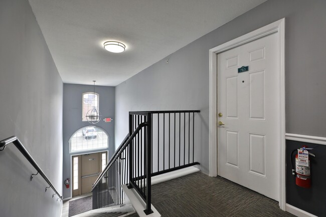 Building Photo - 763 Hidden Springs Dr