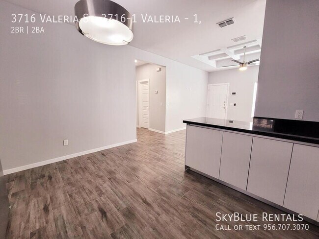 Foto del edificio - 3716 Valeria St