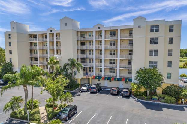 Building Photo - 1200 Country Club Dr