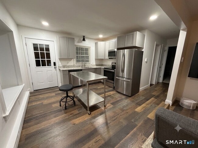 Building Photo - 9 Falls River Cir