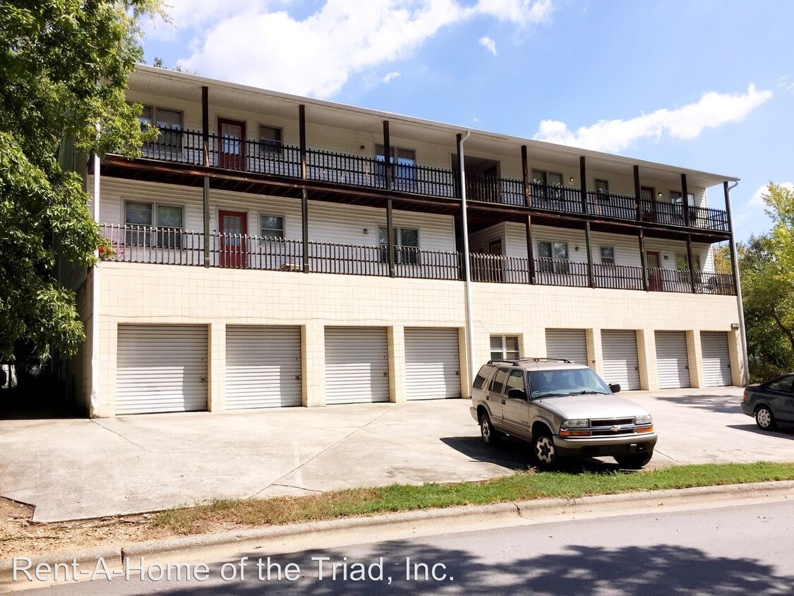 Primary Photo - 1107 Fuller St