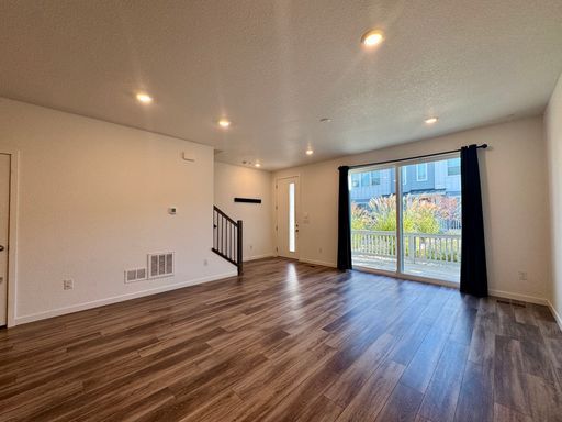 Foto del edificio - 3 Bedroom Townhouse New Build Available NO...