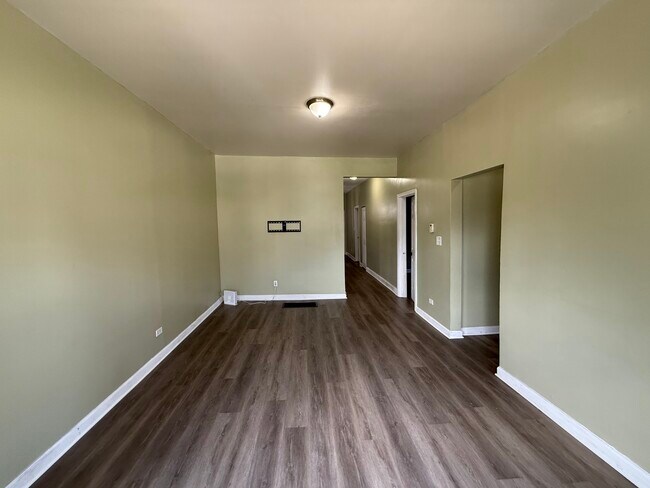 Foto del edificio - 5742 S Paulina St