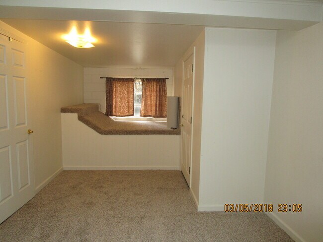 Building Photo - SHOWINGS BEGINNING 6/24/2024!!! Huge Downt...