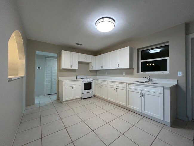 Foto del edificio - 1740 Ocean Shore Blvd