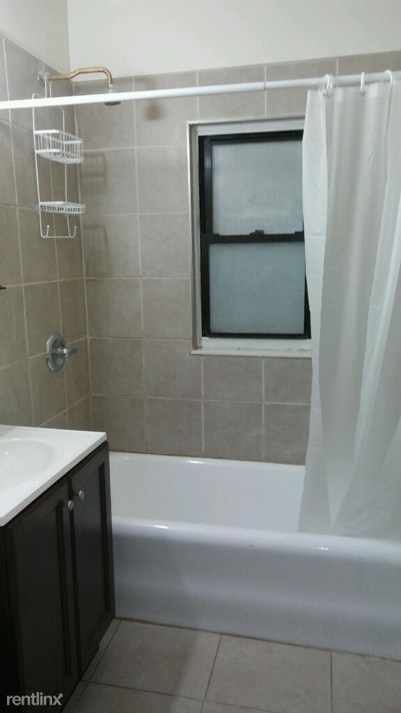 Foto del edificio - 6647 Booth St