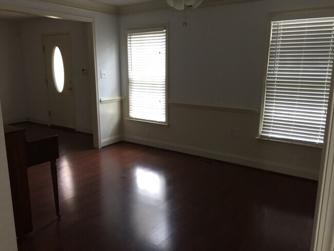 Foto del edificio - 1712 Kemper St