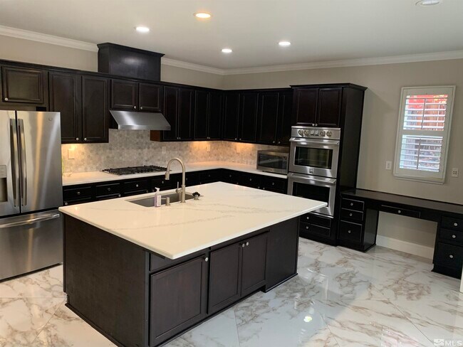 Building Photo - 8155 Willow Ranch Trail
