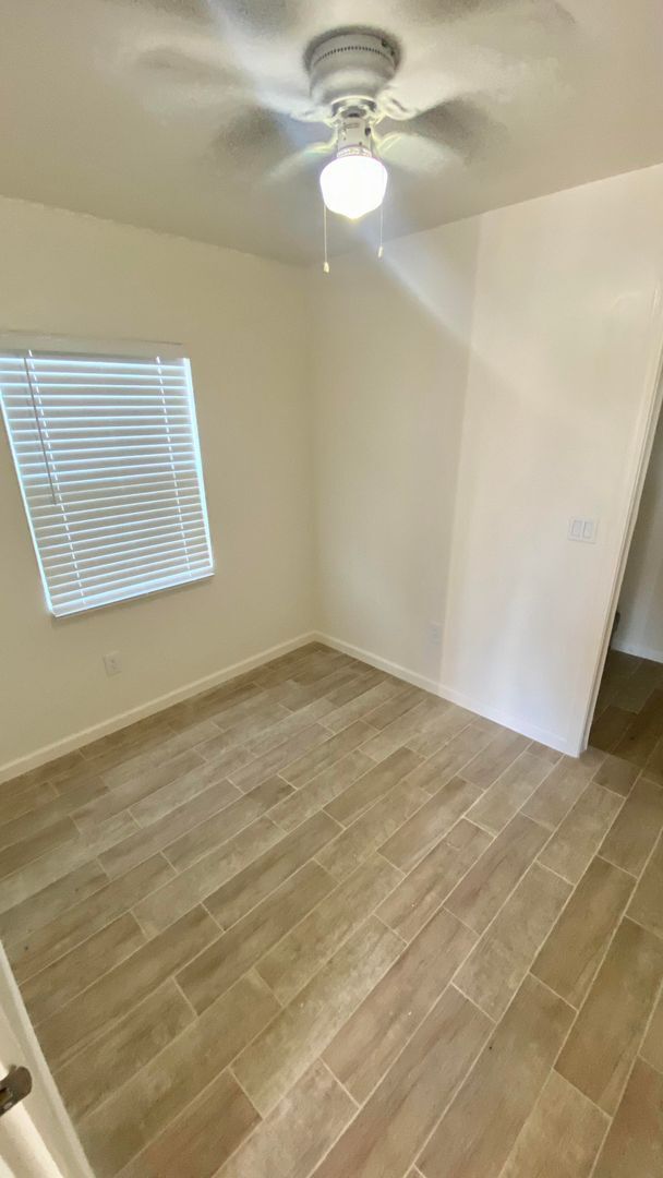 Building Photo - Explore this attractive property in Delano...
