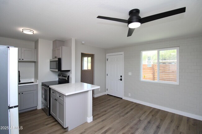 Foto del edificio - 802 S 11th Ave