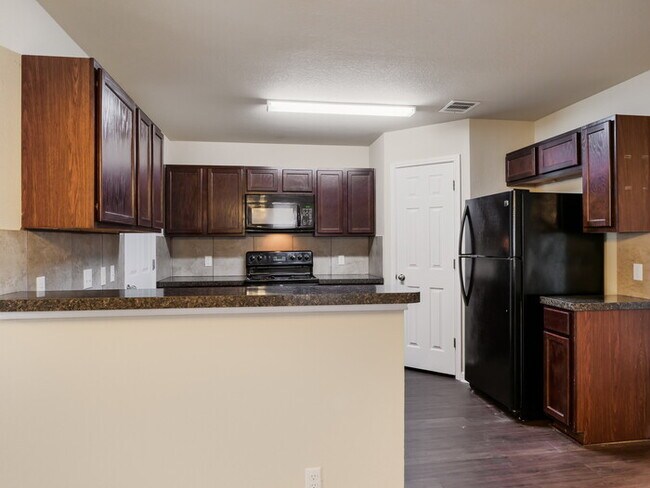 Building Photo - Perfectly located Duplex in Georgetown!