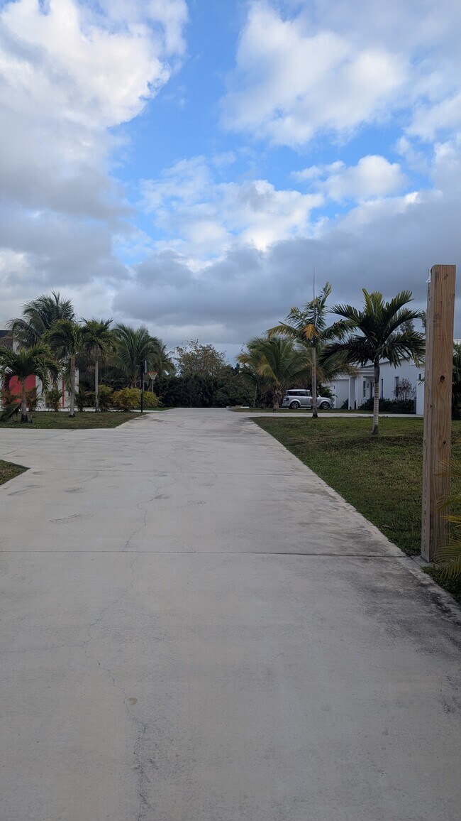 Foto del edificio - 1335 Churchill Rd