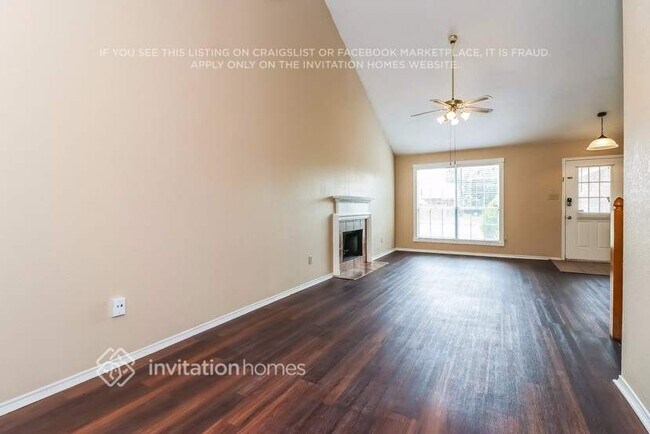 Building Photo - 3805 Waxwing Cir S