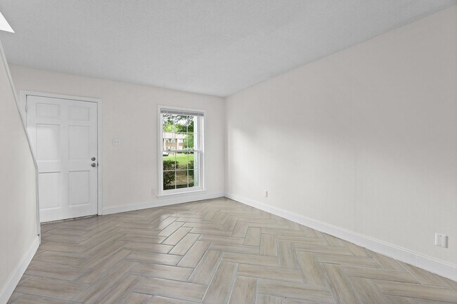 Foto del edificio - 1303 W Meadowview Rd