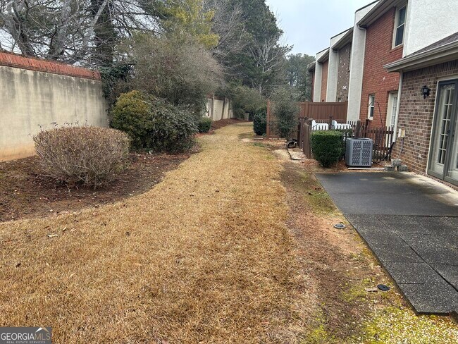 Foto del edificio - 250 Cleveland Rd