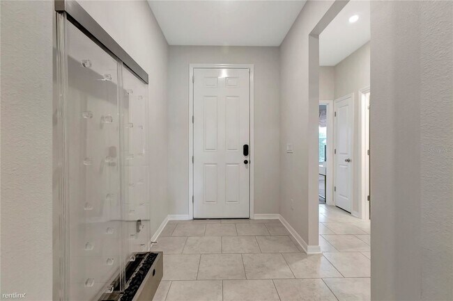 Building Photo - 3 br, 2 bath House - 701 R Old Windsor Way