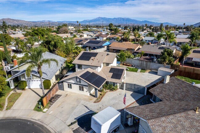 Foto del edificio - 24363 Comfort Ct