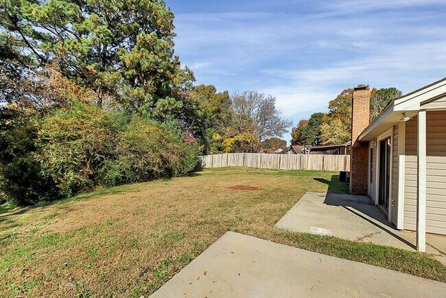 Foto del edificio - Charmingly Updated 3BD/2BA Ranch Home in Birnam Woods!