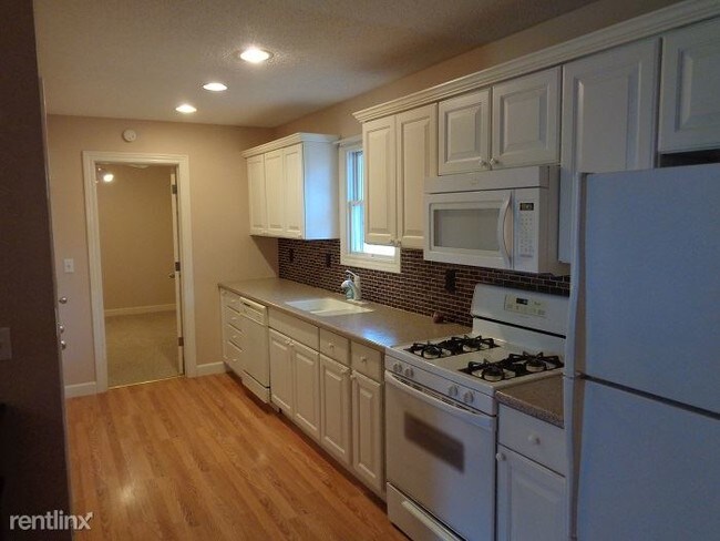 Building Photo - 3031 Glenrick Ave