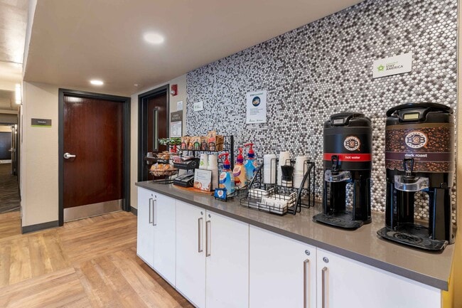 Foto del edificio - Furnished Studio-Union City - Dyer St.