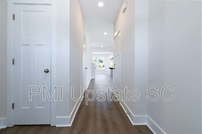 Foto del edificio - 214 Cali Wy