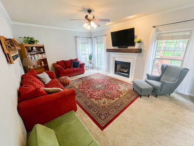 Foto del edificio - Beautiful 4 bedroom Near Post!