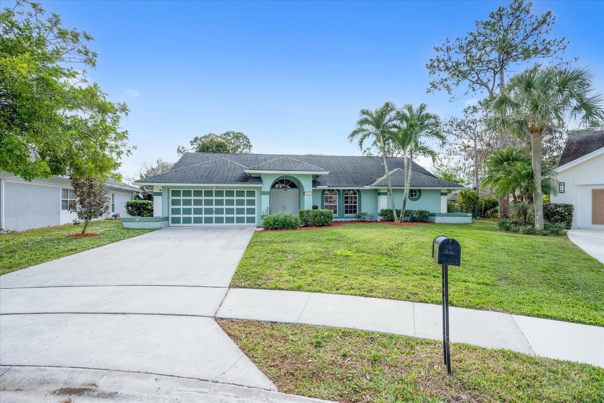 Primary Photo - 13464 Hyacinth Ct