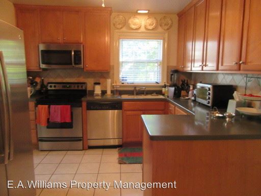 Building Photo - 4406 Bromley Ln
