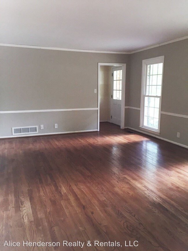 Building Photo - 425 Cary Dr