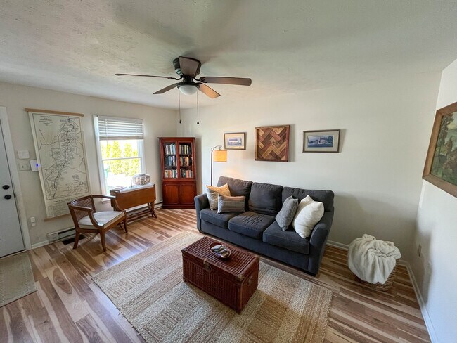 Foto del edificio - 440 Pleasant View Dr