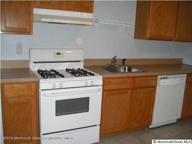 Building Photo - 5 Willow St