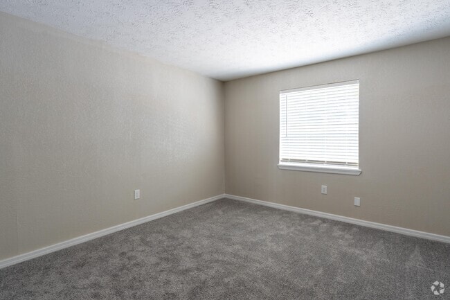 Clubhouse - Oakview Landing Apartments