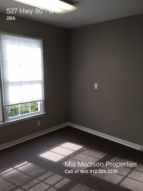 Building Photo - 527 US-80