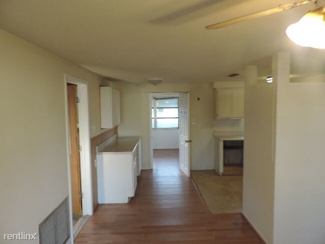 Foto del edificio - 3 br, 2 bath House - 10821 FILLMORE AVE