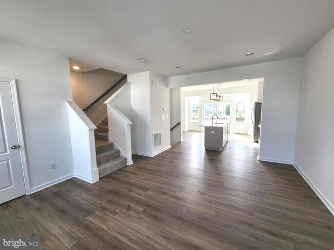 Foto del edificio - 229 Hillsdale Pl