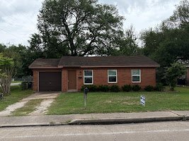 Building Photo - 1301 Stadium Dr