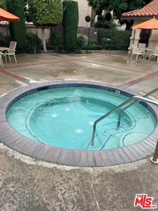 Foto del edificio - 1711 Grismer Ave