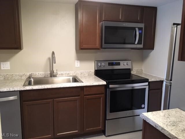 Foto del edificio - 4849 Grace Rd