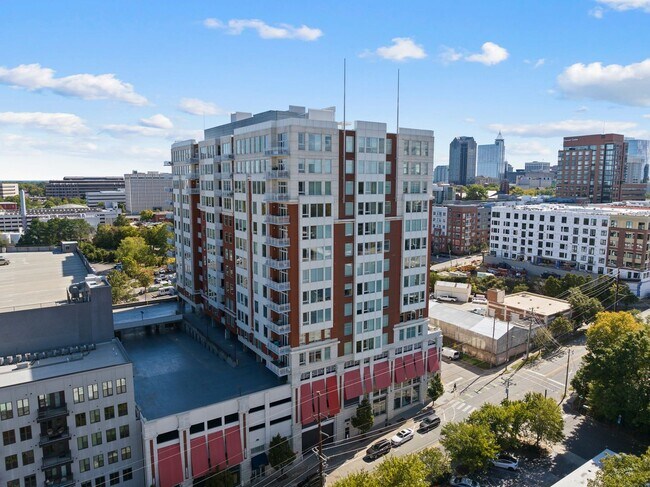 Foto del edificio - 400 W North St