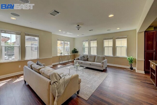 Building Photo - 2924 Sage Common