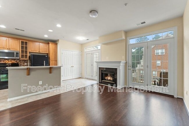 Building Photo - 9530 Walker Way