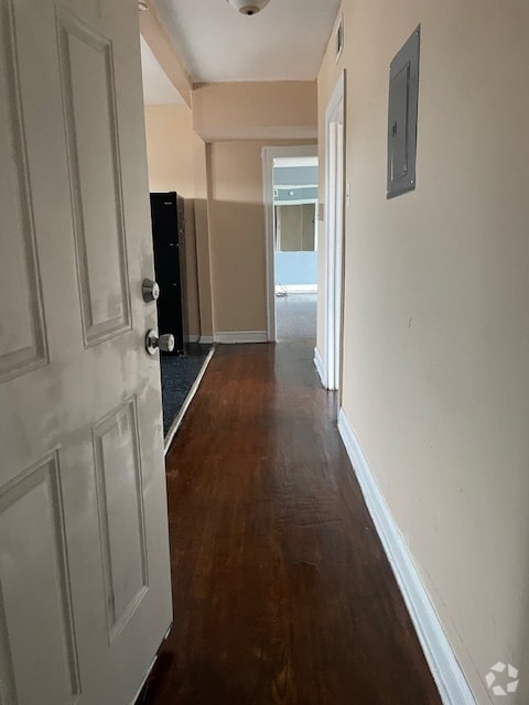 Building Photo - 1820 W 78th St