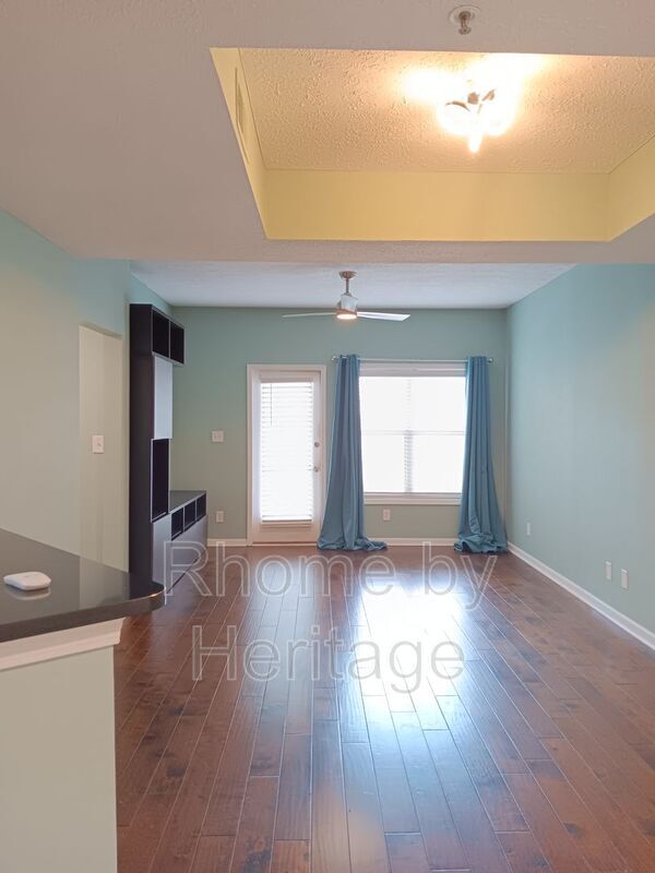 Building Photo - 1250 Parkwood Cir SE