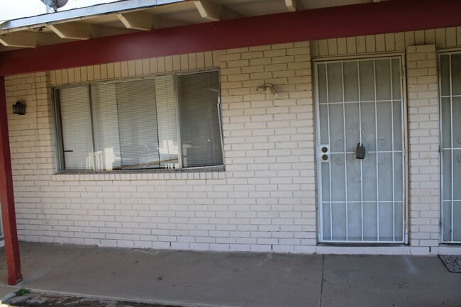 Building Photo - 3905 Flory Ave