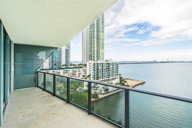 Foto del edificio - 460 NE 28th St